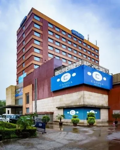 Caspia Hotel New Delhi Escorts